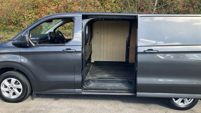 Ford Transit Custom 300 L2 Diesel Fwd 2.0 EcoBlue 136ps H1 Van Limited